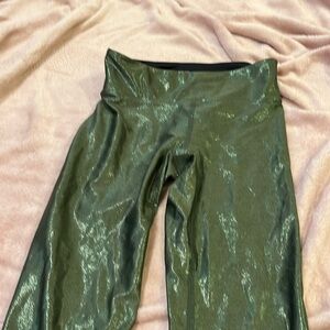 Glittery heroine sports leggings